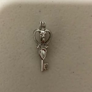 Key heart 🔑 ❤️ cage pendant